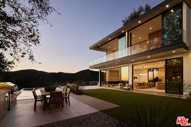 Building Photo - 1149 Linda Flora Dr