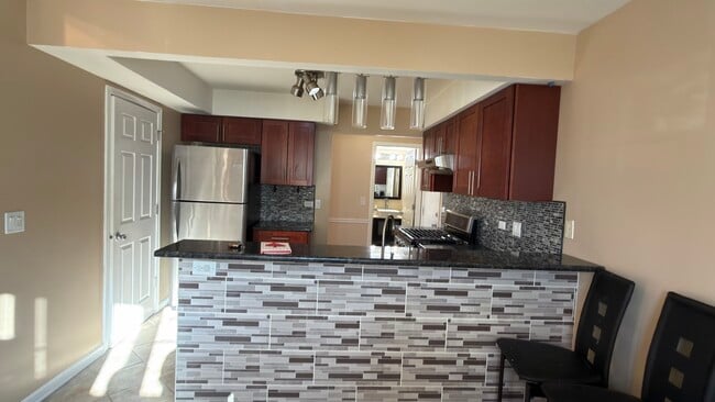 Building Photo - 8114 160th St