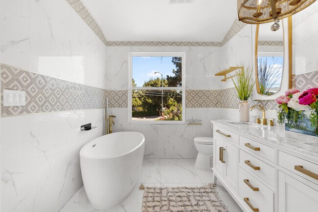 Building Photo - 17812 Parthenia St