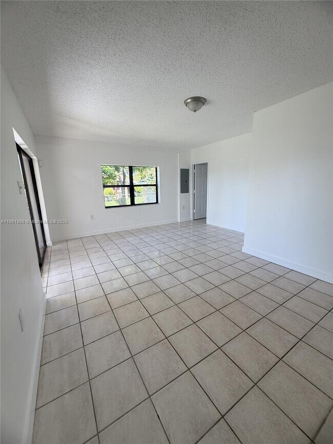 Building Photo - 11821 SW 185th Terrace