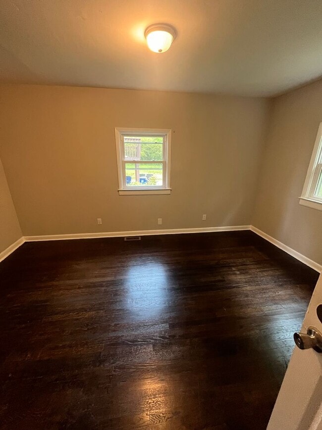 Building Photo - Charming 9 Bedroom Home Located In Raleigh NC!!!