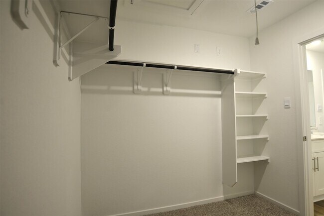 Building Photo - 4009 Bronco Sta Ln