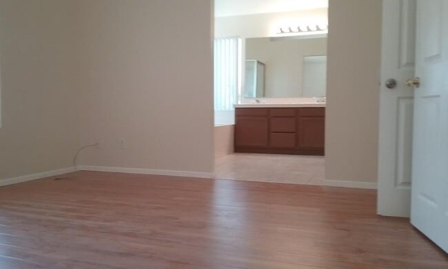 Building Photo - 8021 Eppick Ct