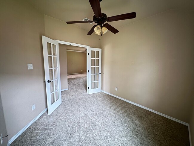 Building Photo - 708 Cody James Dr