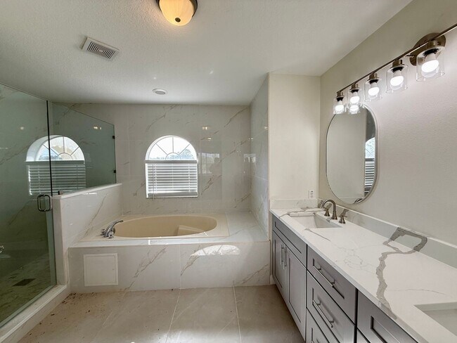 Building Photo - GORGEOUS, Large Completely Renovated Two-Story 4/2.5 PLUS LOFT in POINCIANA VILLAGES!