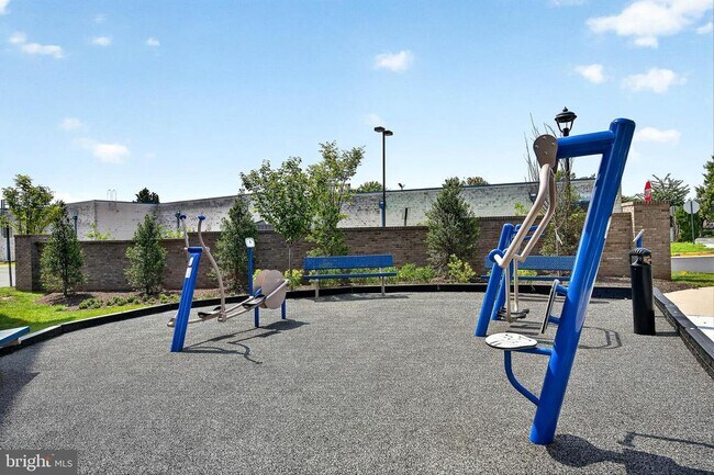 Building Photo - 20957 Bluebird Sq