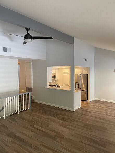 Building Photo - 17113 Palisades Cir