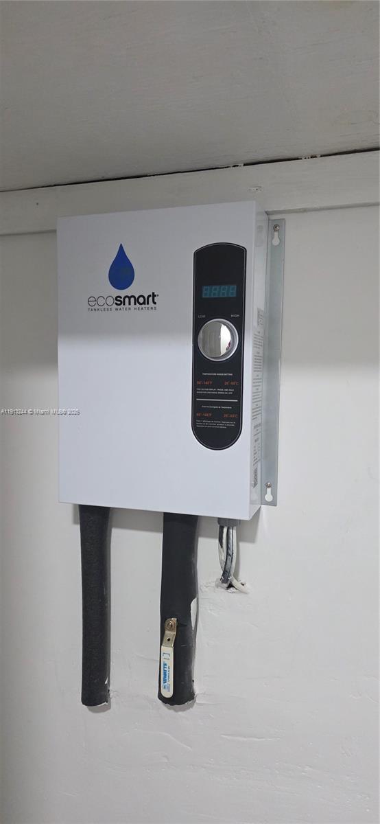 Building Photo - 9000 NW 28th Dr