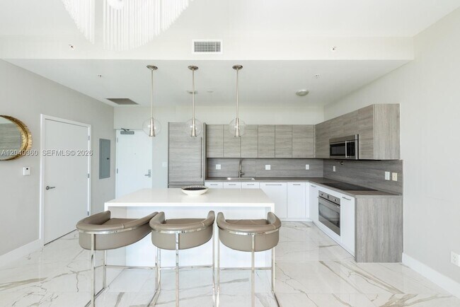 Building Photo - 400 Sunny Isles Blvd