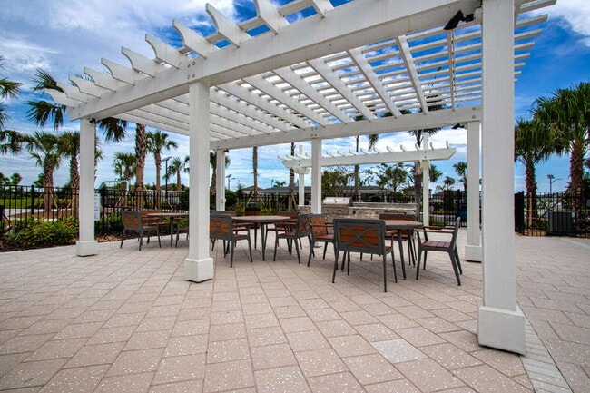 Building Photo - Lakeside Luxury in Parrish - 5 Bedroom BRA...