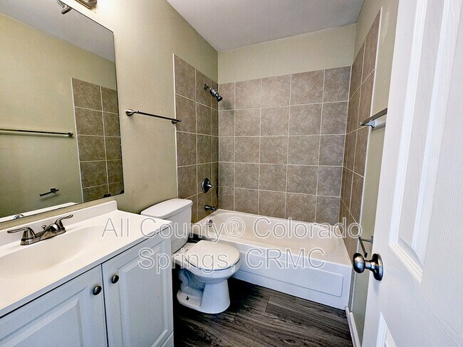 Building Photo - 1010 Mazatlan Cir