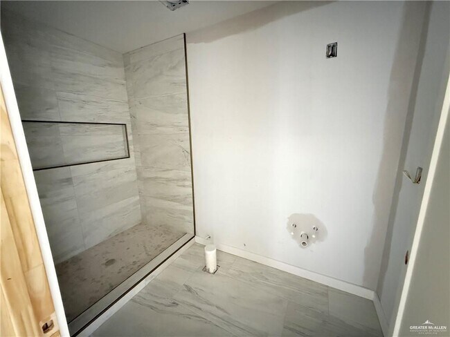 Building Photo - 17 Corales St