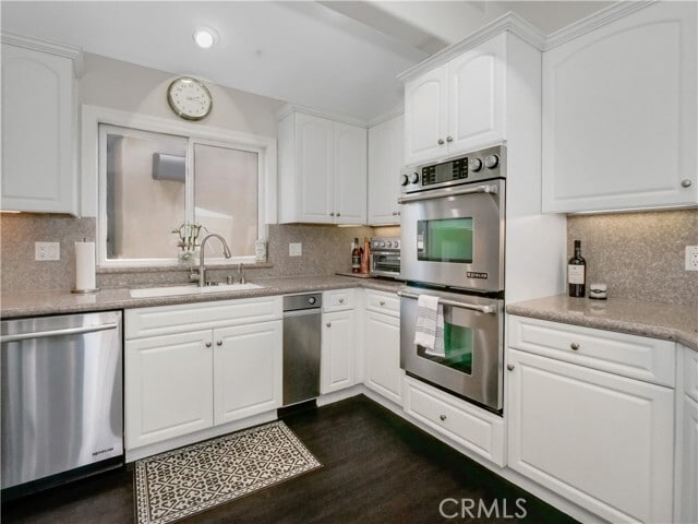 Building Photo - 300 16th St