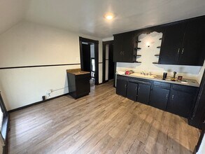 Building Photo - 629 Jay St