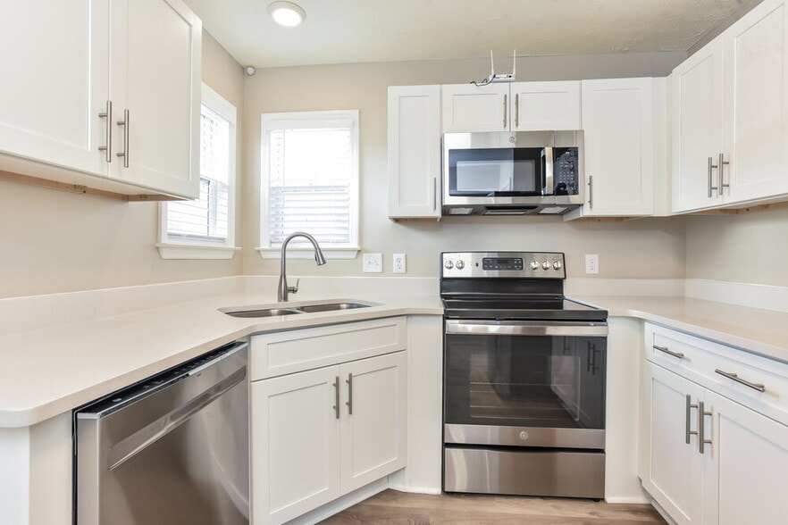 Building Photo - 5304 Sunnyvale Dr