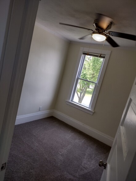 Building Photo - 8240 W Cold Spring Rd