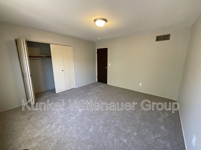 Building Photo - 201 W Wesley Dr