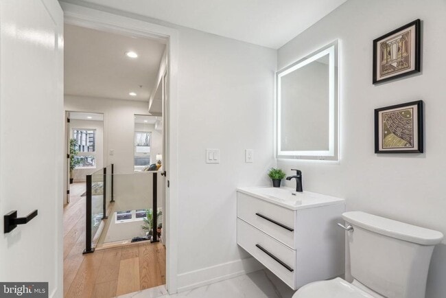 Building Photo - 1106 N Bodine St