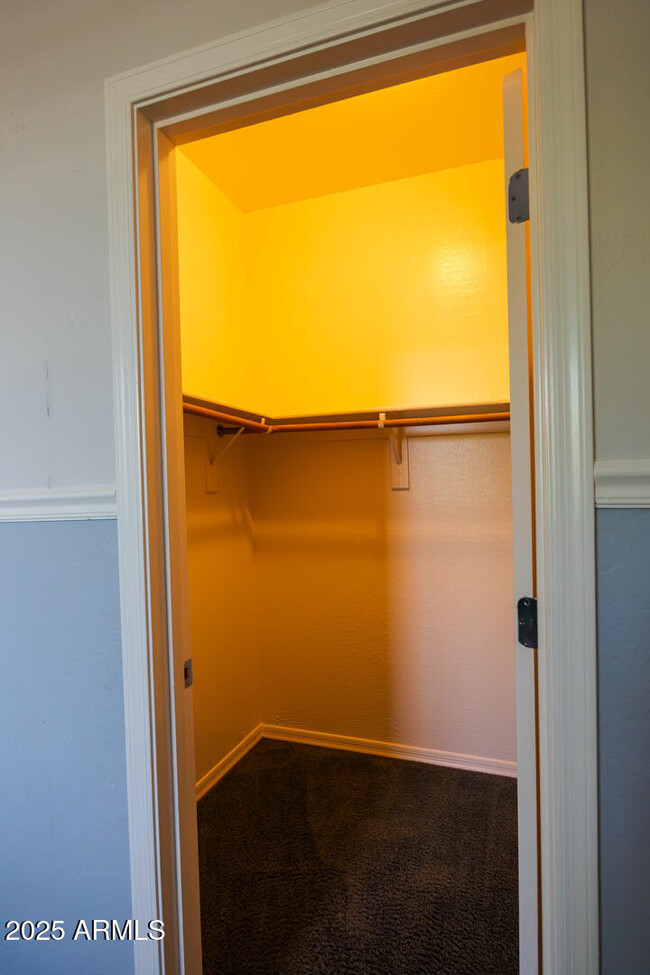 Building Photo - 4522 W Ravina Ln