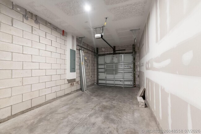 Building Photo - 106 Savannah Lks Blvd