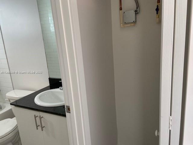 Building Photo - 177 E 16th St