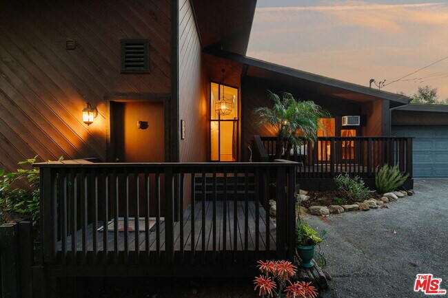 Building Photo - 2239 Topanga Skyline Dr