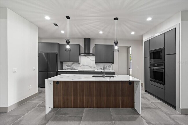 Building Photo - 11 Ethan Allen Dr