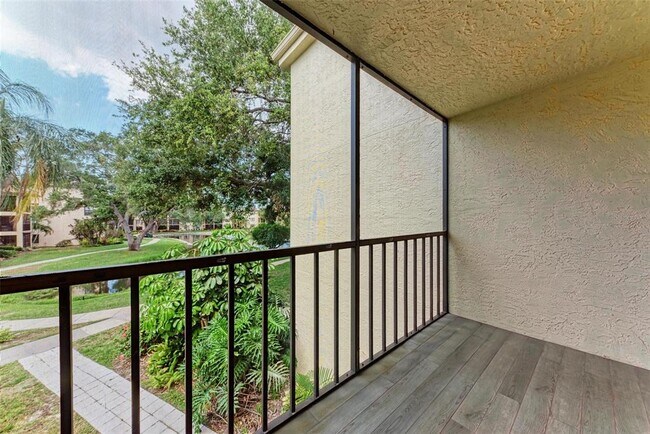 Building Photo - 305 30th Ave W