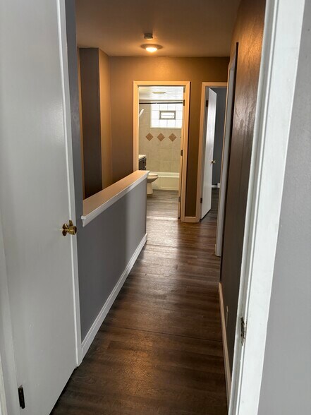 Building Photo - 218 E Laurie St