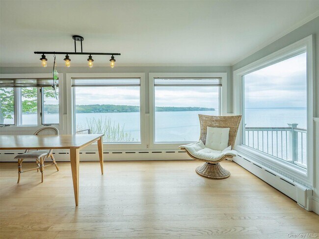 Building Photo - 24 Bay Ave