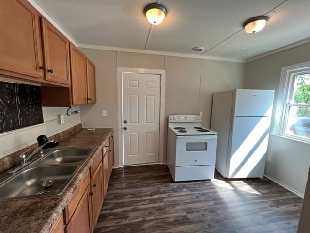 Building Photo - 1215 Gatewood Ave