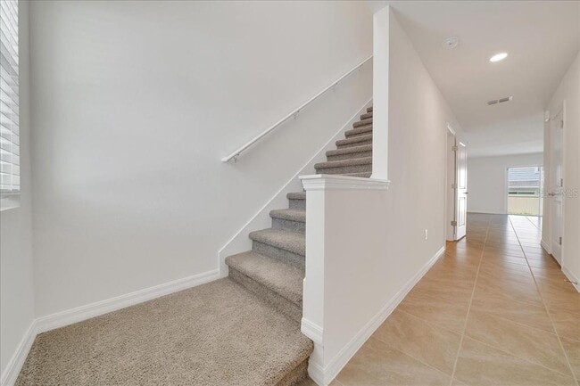 Building Photo - 6614 SW 81st Loop