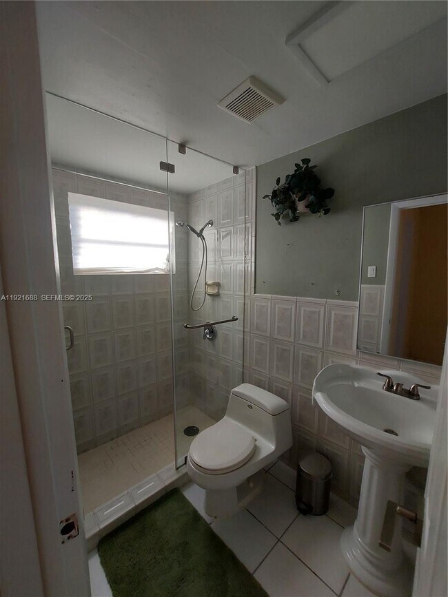 Building Photo - 8105 SW 17th Terrace