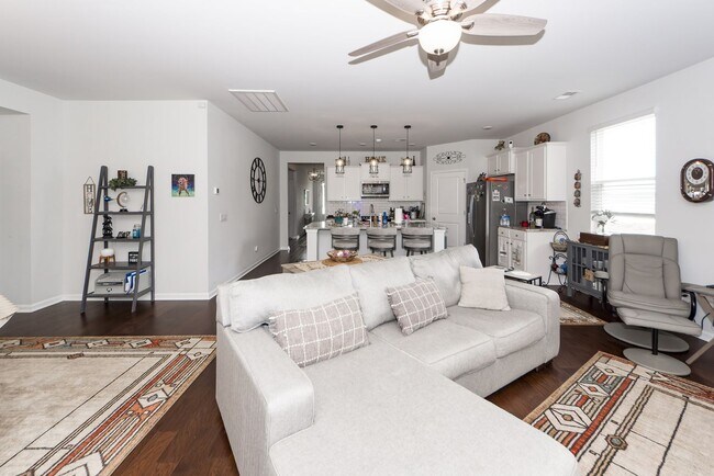 Building Photo - 4 Bedroom 2 Bath Home in French Quarter Creek - Huger