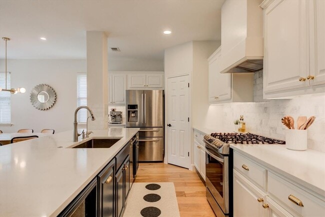 Building Photo - 11129 Cap Stone Dr