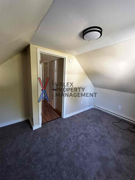 Building Photo - 156 Fallbrook St