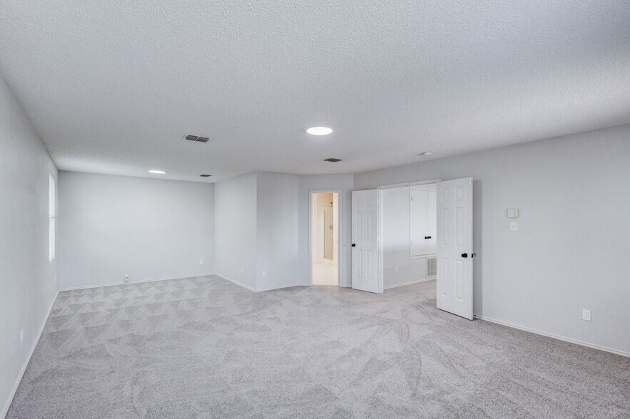Building Photo - 1352 Dawson Way