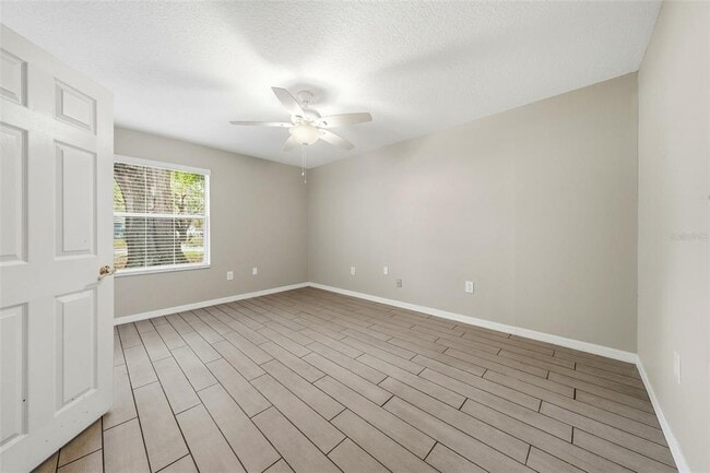 Building Photo - 12311 N Putney Ct