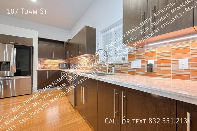 Building Photo - 107 Tuam St