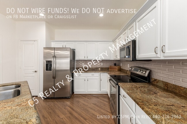 Building Photo - 1413 E Peach Tree Dr
