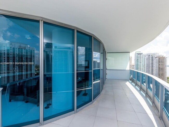 Building Photo - 200 Biscayne Blvd Way