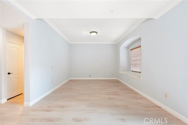Building Photo - 1018 W Huntington Dr