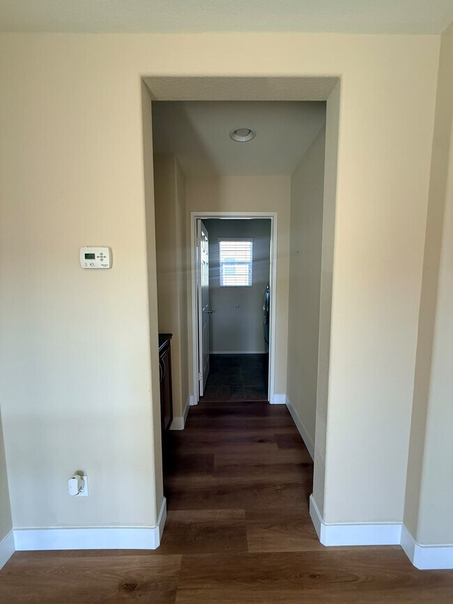 Building Photo - 1824 Wolf Canyon Loop