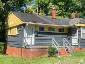 Building Photo - Cozy One Bedroom Duplex in Plaza Midwood!