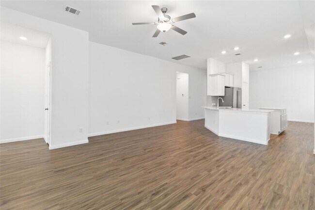 Building Photo - 158 Coronella Dr