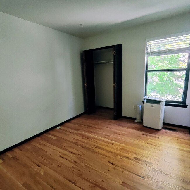 Building Photo - 3BR/2.5BA Townhome for Rent