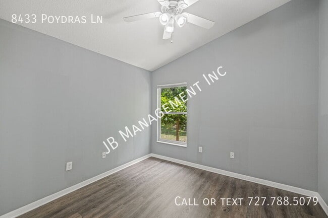 Building Photo - 8433 Poydras Ln