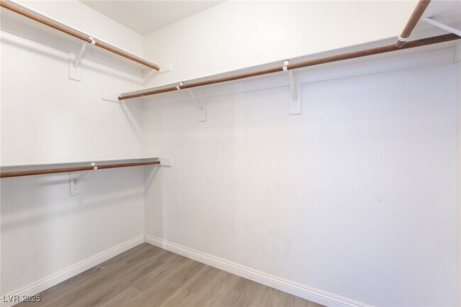 Building Photo - 1512 Iron Springs Dr