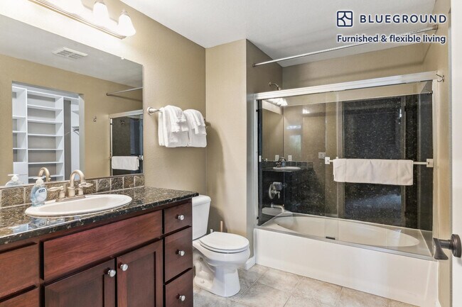 Building Photo - 3305 Summerlinn Dr