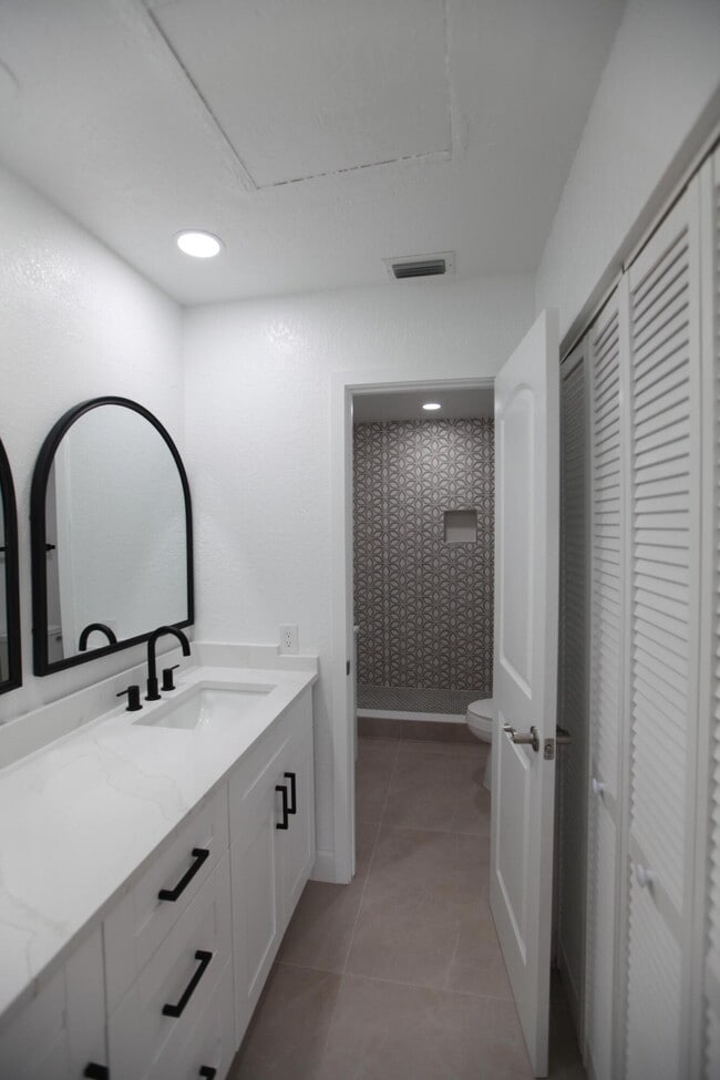 Building Photo - 1619 Cypress Pointe Dr